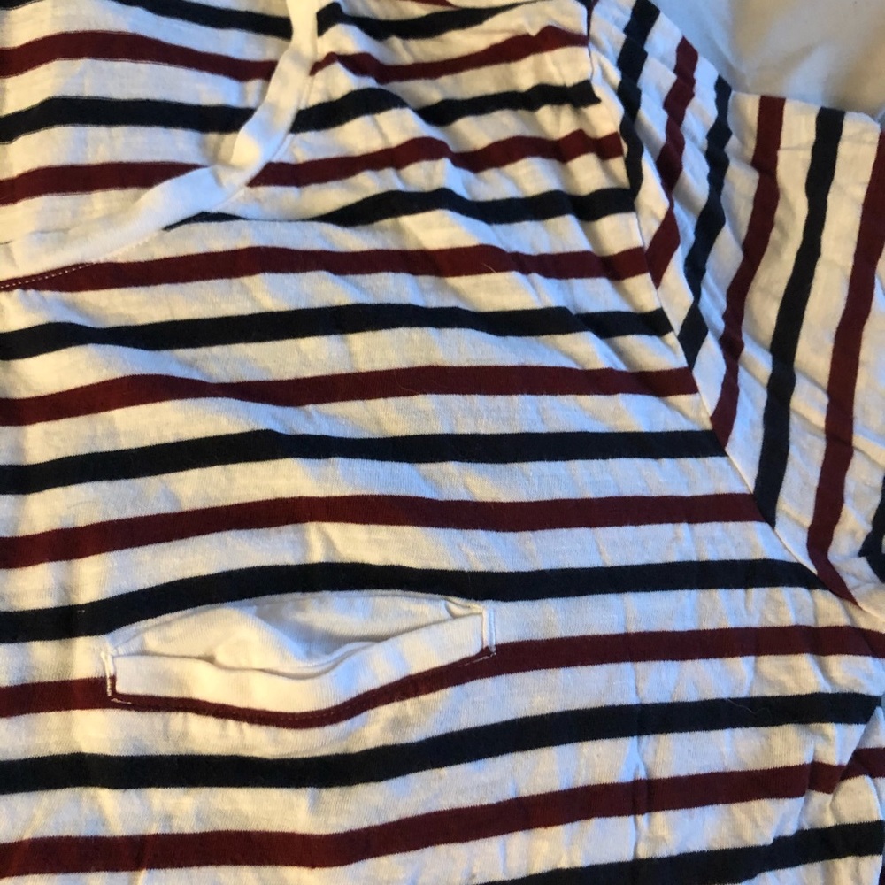 H&M tee - Picture 2 of 5